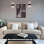 Champs - Elysees View Studio With Balcony - Ac For 3