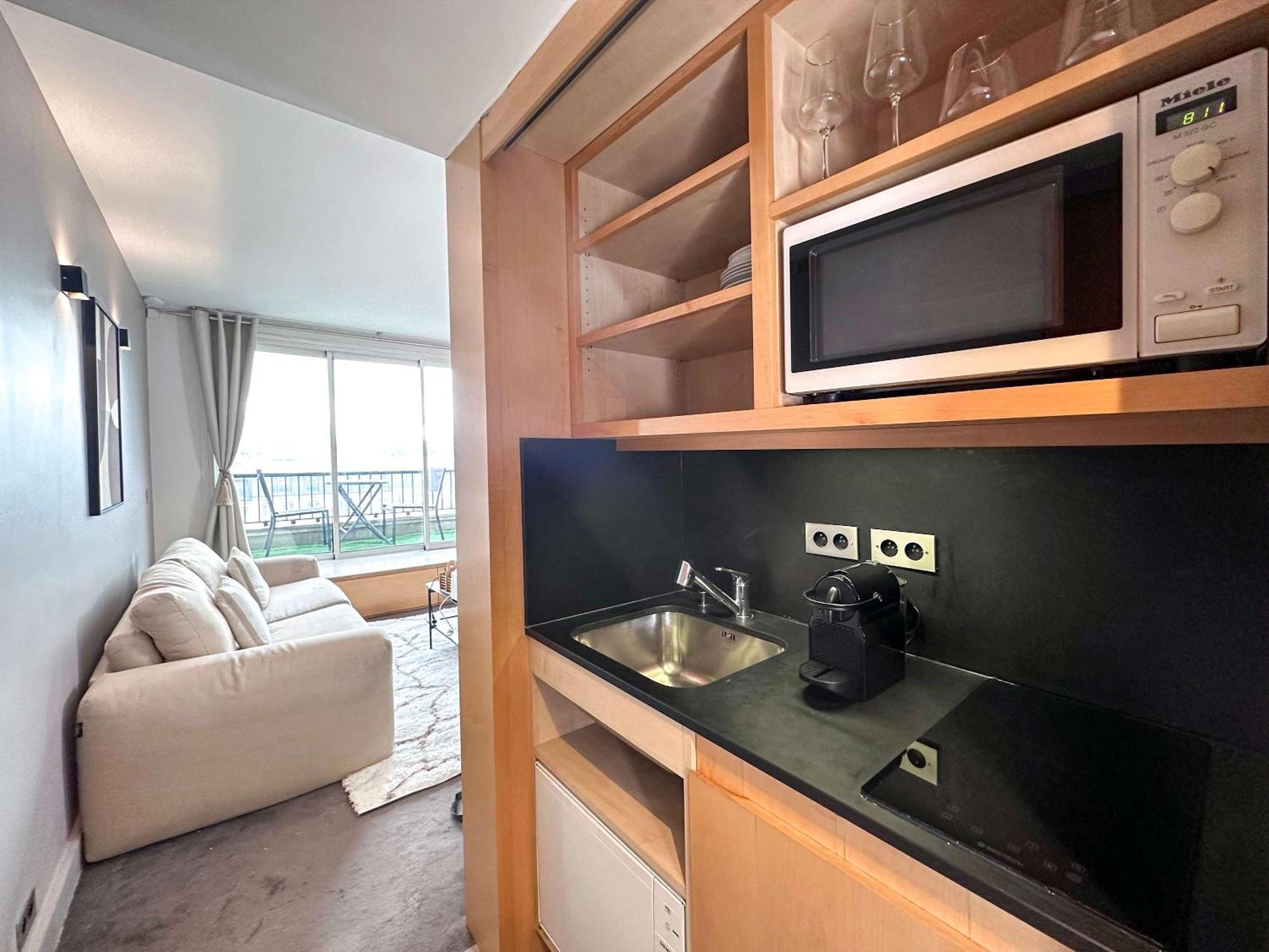 Champs - Elysees View With Balcony - Ac For 3 Appartement *