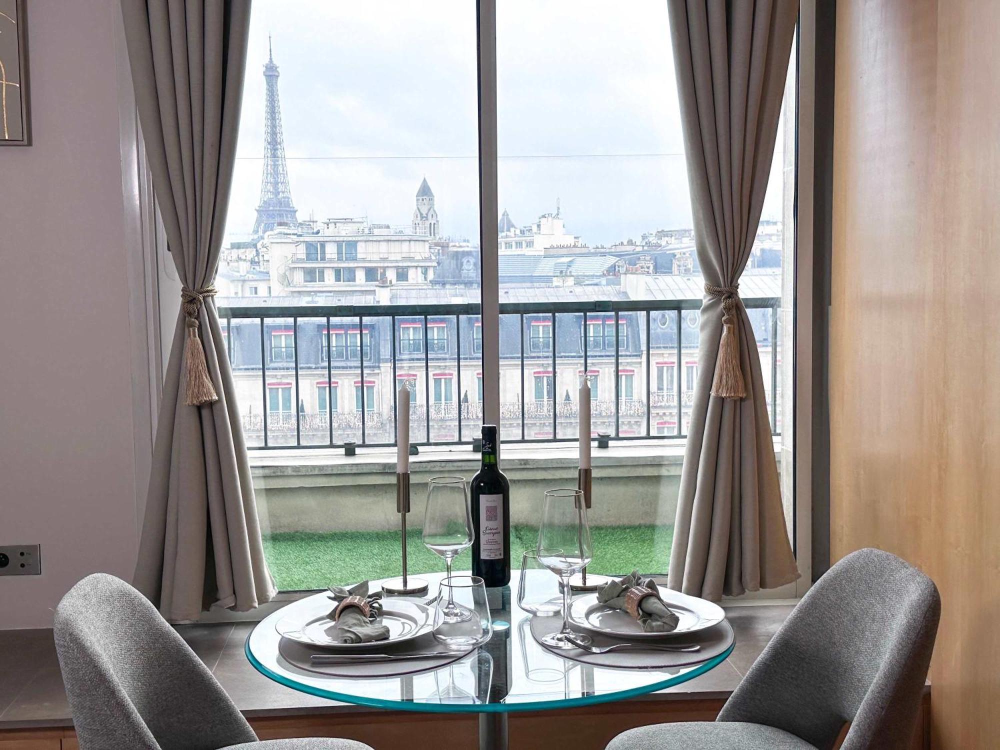 Champs - Elysees View With Balcony - Ac For 3 Appartement