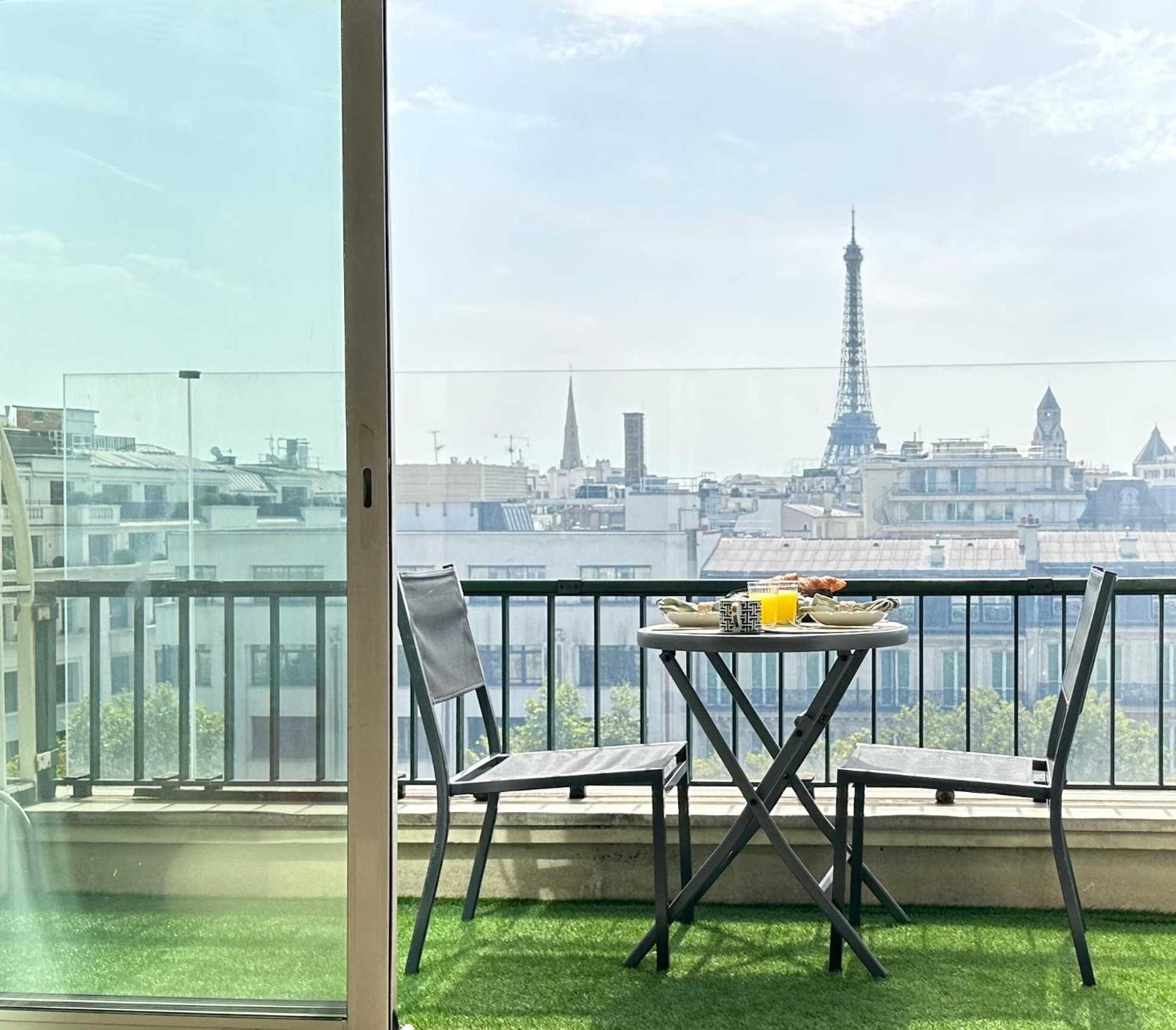 Champs - Elysees View With Balcony - Ac For 3 *